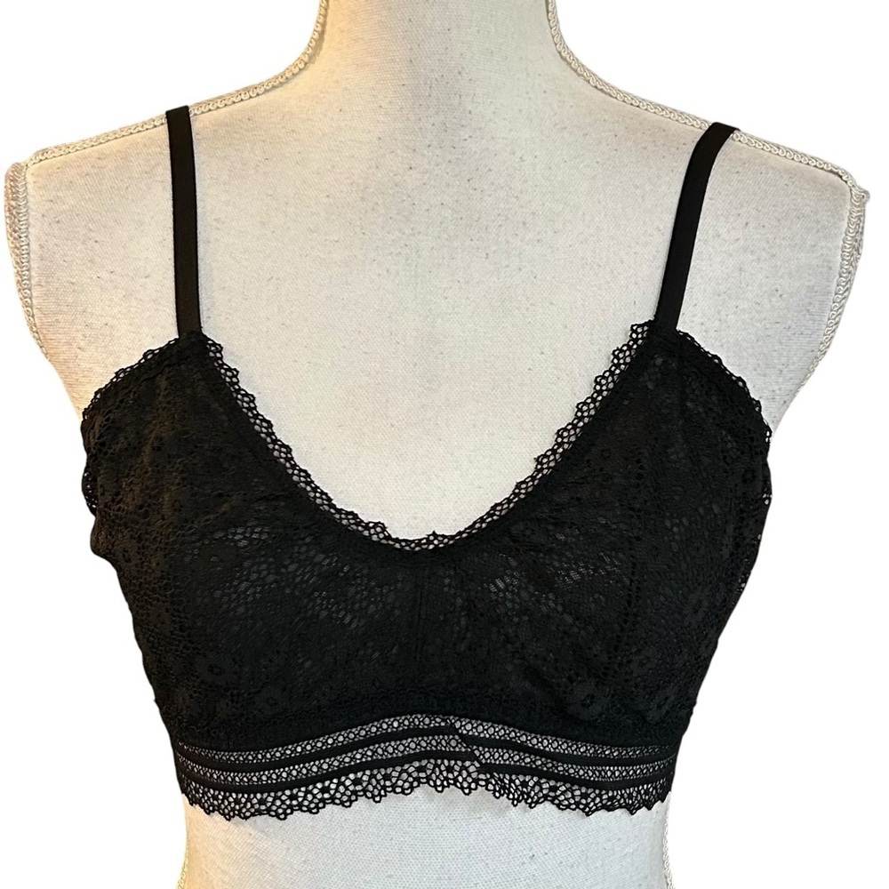 Victoria’s Secret Scoop‎ Neck Lace Bralette Women’s SZ Large Black Feminine
